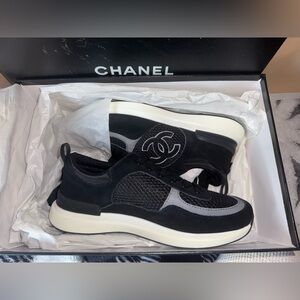 Fashion Sneakers Black and White Double C Fashion